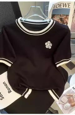 T-shirt fina de manga curta feminina, camisa com gola redonda, blusa elegante, solta, elegante, nova, verão na internet