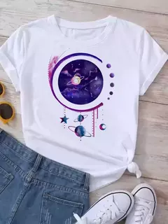 Camiseta feminina casual de manga curta com gola redonda, streetwear feminina, tops vintage, camiseta Maycaur, estampada com planeta lunar, moda camisetas - comprar online