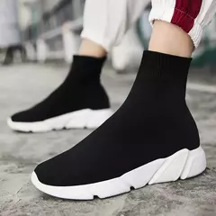 Sapatos de tecer respirável para homens e mulheres, tênis casuais slip-on, meias baratas, preto e branco, venda quente