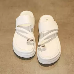 Chinelos antiderrapantes com anel de dedo do pé para mulheres, slides de plataforma, sapatos casuais para senhoras, moda verão, 2024