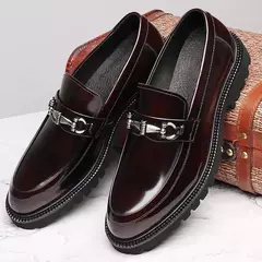 Sapato masculino vestido de fivela de rua, mocassins de couro genuíno, sapatos casuais luxuosos, sapato elegante bom ponto afiado, alta qualidade na internet