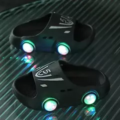 Sapatos de carro antiderrapante para crianças, sapatos de praia macios, chinelo LED ao ar livre, chinelos luminosos infantis, moda de meninos e meninas