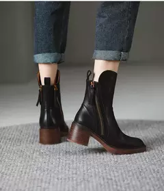 Botas de plataforma chelsea para mulheres, salto robusto, dedo do pé redondo, marrom, ankle boots, salto alto, couro, ao ar livre, novo - Wolf Magazine