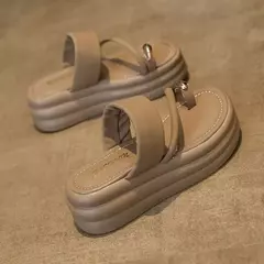 Chinelos antiderrapantes com anel de dedo do pé para mulheres, slides de plataforma, sapatos casuais para senhoras, moda verão, 2024 - Wolf Magazine