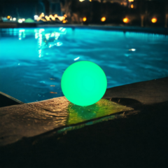 Esfera de Luz SOLAR y recargable por red para piscina flotante o jardin 30 cm