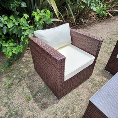 Juego de jardín de rattan sintetico 4 piezas con almohadones y mesa - HISSUMA MATERIALES