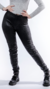Legging  P.U cuerito reptil spandex, cintura elastizada, tiro alto y calce regular. Color. negro talles  1 Y 2 