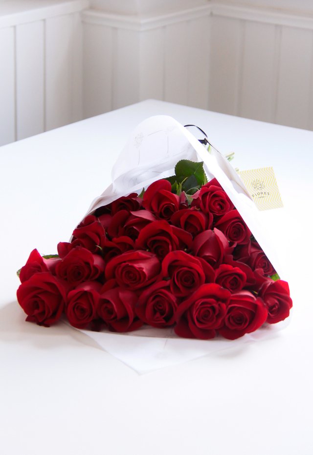 RO11 - Ramo con 2 docenas de rosas importadas en internet