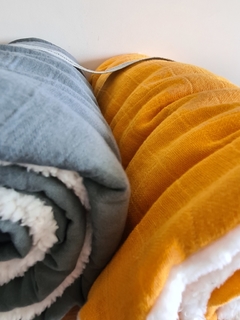 Manta / pie de cama Ontario gris corderito beige en internet