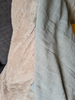 Manta / pie de cama Ontario gris corderito beige
