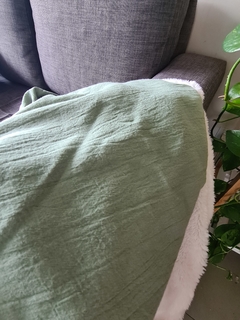 Manta / pie de cama Estambul Verde musgo corderito - maria del este