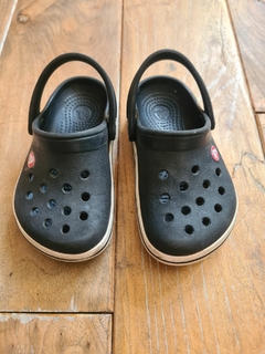 Crocs talle 23