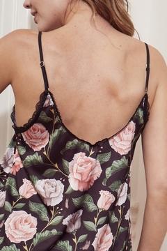 Pijama Amber Negro con Flores Salmón en internet