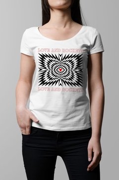 Remera Love and Rockets blanco mujer