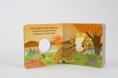 Baby Giraffe: Finger Puppet Book - comprar online