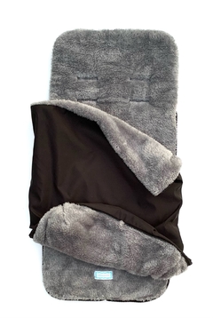 Modelo Exclusivo - Colchoncito de Micropiel Gris lisa con Cubrepies Impermeable y apertura inferior - Lorenza Basicos