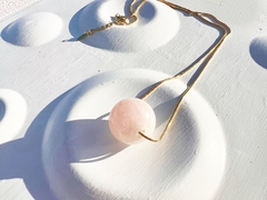 Colar Esfera | quartzo-rosa ouro na internet