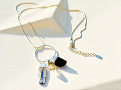 Colar Amuleto Cianita Azul Cristal e Turmalina Negra - comprar online