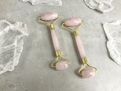 Roller massageador Quartzo-rosa - MIMPPY - Jóias em Prata e Semijóias | Acessórios Femininos com Cristal e Pedras Naturais