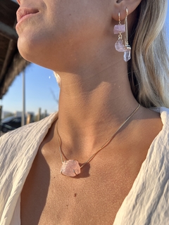 Colar Allik quartzo-rosa - MIMPPY - Jóias em Prata e Semijóias | Acessórios Femininos com Cristal e Pedras Naturais