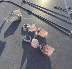 Argola Trinity quartzo-rosa - MIMPPY - Jóias em Prata e Semijóias | Acessórios Femininos com Cristal e Pedras Naturais