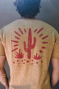 Remera Penitente Cactus - comprar online