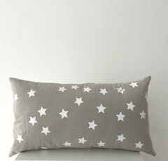 Almohadón gris con Estrellas blancas