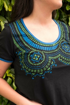 Remera MANDALAS Negro - comprar online