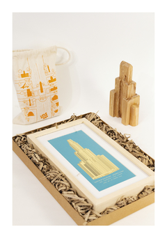Set Kavanagh: postal enmarcada + edificio miniatura en madera en internet