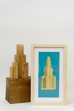 Set Kavanagh: postal enmarcada + edificio miniatura en madera