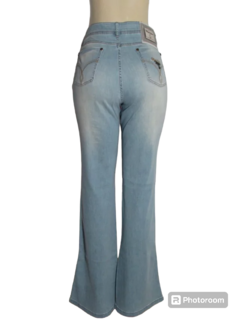 Calça Jeans feminina Flare Hot Jeans lixado Ultimato - comprar online