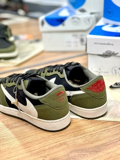 Tênis Modelo Air Jordan Low OG Travis Scott+ Um Cadarço na internet