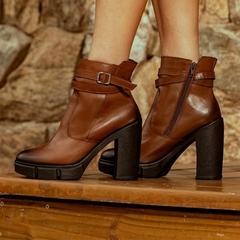 Bota Feminina Via G-Stock Salto Grosso, Alto Couro Legitimo - comprar online