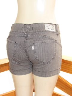 Short Feminino Jeans Risca de Giz Dyork na internet