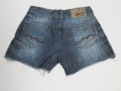 Short feminino Jeans Puído Barra Desfiada Boyfriend Luápole - comprar online