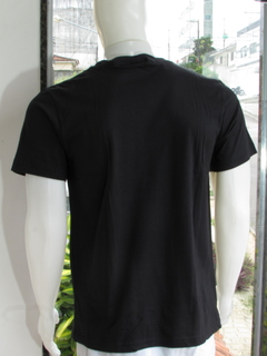 Camisa Masculina Slim Gola Redonda Exclusive Design - comprar online