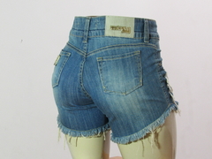 Short Saia Luapole Jeans Com Puídos Cós Médio Coleção Verão 2023 na internet