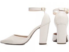 Sapato Scarpin Chanel Torricella Verniz Off White na internet