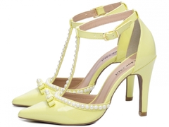 Sapato Scarpin Torricella Verniz Amarelo na internet