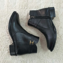 Bota Feminina Tamanho Grande Via Jully Couro Legitimo 40 ao 43 - comprar online