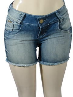 Short Jeans Feminino Rezzum Jeans Desfiado Meia Coxa Coleção 2021 na internet