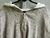 Poncho corto de lana clásico con cierre y capucha - arpillera - comprar online