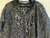 Ruana corta de lana clásica con capucha y cierre - negro - Las Zainas
