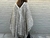 Poncho de lana clásico largo - visón 2 rayas blancas - comprar online