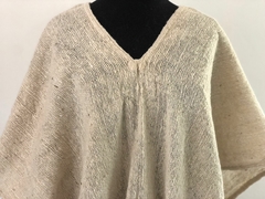 Poncho de lana clásico corto - crudo - comprar online