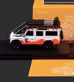 Master 1:64 Land Rover Defender 110 Cinza