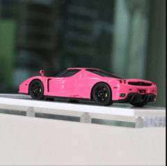 DMH 1:64 Ferrari Enzo Pink - comprar online