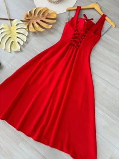 Vestido midi Luana vermelho na internet