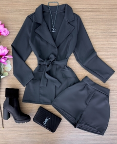 Conjunto Alfaiataria blazer e shorts na internet