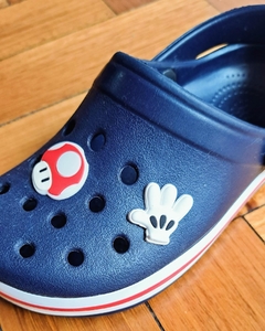 luo xiaohei pin crocs en internet